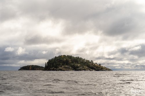 . Ближняя Карелия. Древний вулкан Кирьявалахти, пещеры горы Хийденвуори, музей У Мастера, катер по Ладожским шхерам к островам Рерихов с Trekki.travel