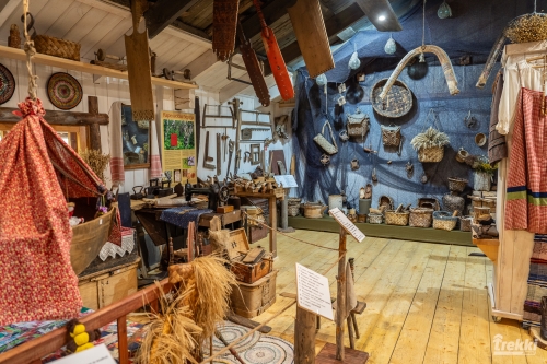 . Ближняя Карелия. Древний вулкан Кирьявалахти, пещеры горы Хийденвуори, музей У Мастера, катер по Ладожским шхерам к островам Рерихов с Trekki.travel